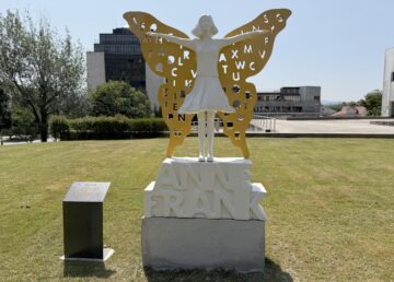 Estatua Anne Frank