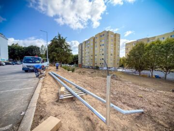 Iluminação estacionamento zona da Praça Barbezieux !